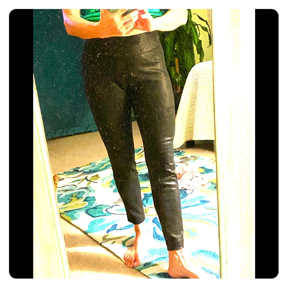 Soft faux leather ankle jeggings with side zipper